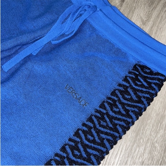 Authentic VERSACE Blue Greca Shorts - Picture 4 of 7